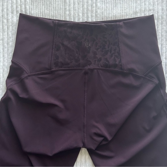 lululemon: Tights with Mesh/Lace Floral Detail (Size 10) - Picture 4 of 7